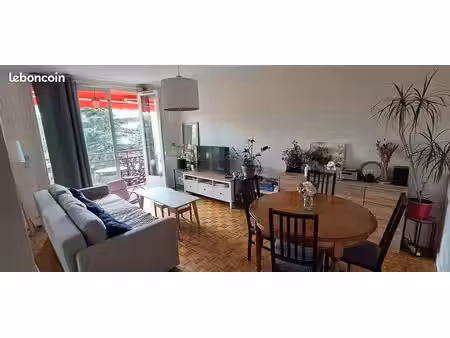 beau f4 traversant dans résidence sécurisée rue léon blum