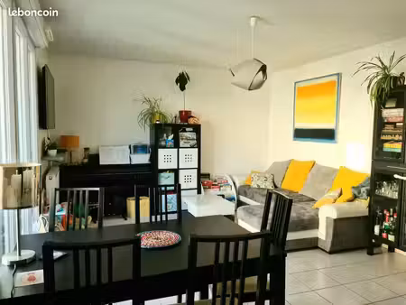 location t3 meublé avec parking et 2 terrasses