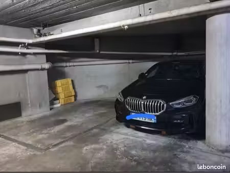 place de parking 12m2