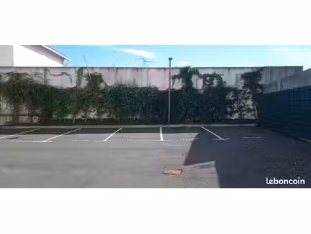 place de parking à louer