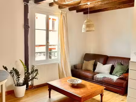 loue appartement 45m² entièrement rénové et meublé au cœur de bourges pour courte ou longu
