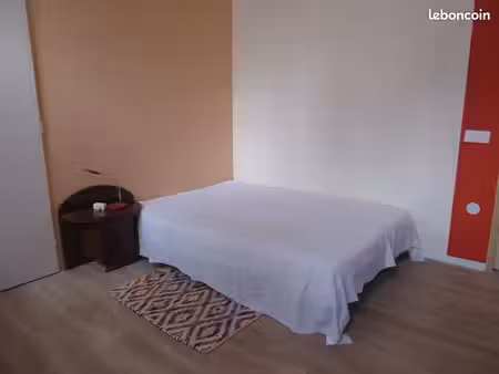 chambre meublée