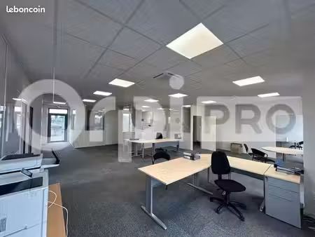 bureau 185 m²