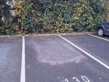 place parking extérieure