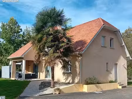 maison meublée 140 m² – 4 chambres  piscine et grand jardin – jurançon