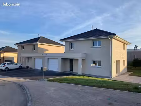 jolie maison mitoyenne récente 104 m2 -3 chambres