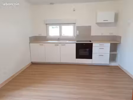 maison avec cour privative sans vis à vis + parking + box