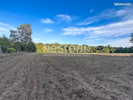 terrain 1652 m² sadroc