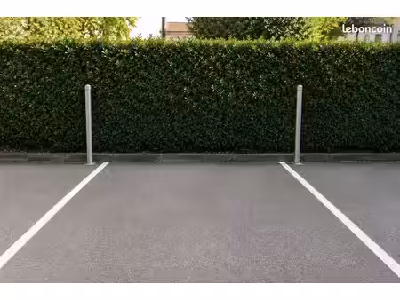 parking à louer – hyper centre lagnieu – 50 /mois