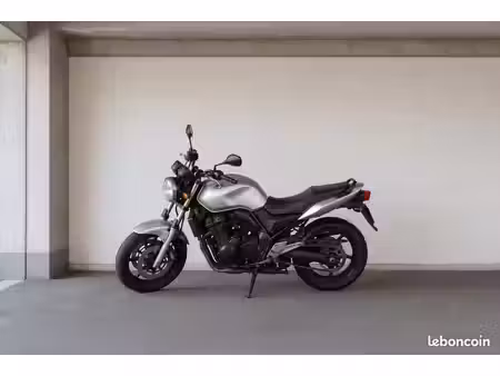parking moto à louer - hyper centre lagnieu - 25 /mois