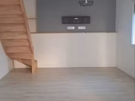 maison t3 duplex - 2 chambres - cour 35m² + parking privé
