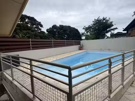 villa 4 pièces 130 m²
