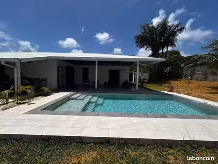 villa avec piscine 4 chambres