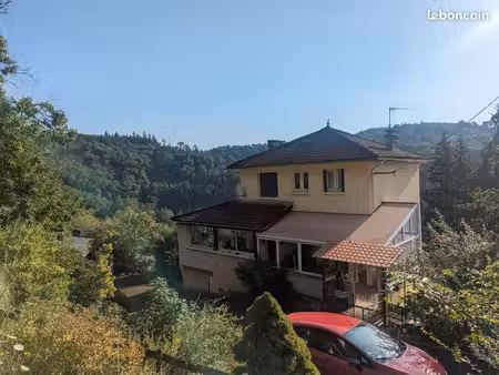 propriété de caractère sur 1 5 hectare – chameyrat (19330)■185 000