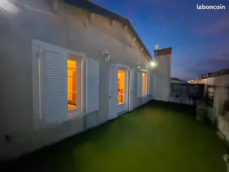 comme une maison sur le toit
