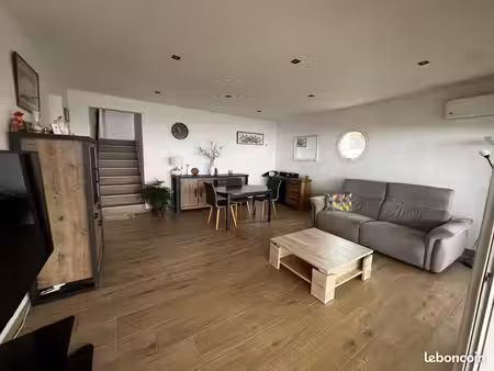 villa 4 pièces avec grand jardin au calme et vu imprenable sur la mer