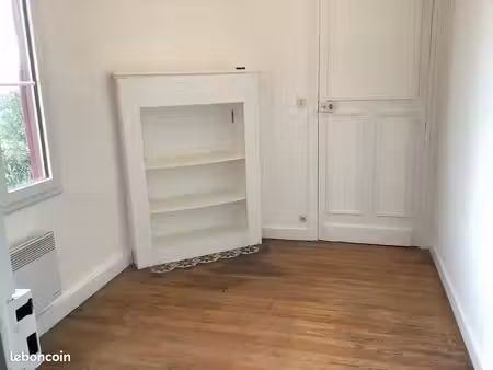 loue petit bureau parc royan lavabo sortie indépendante