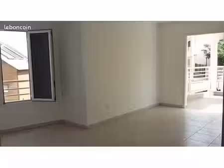 à vendre – grand t2 lumineux de 54 m² à saint-leu