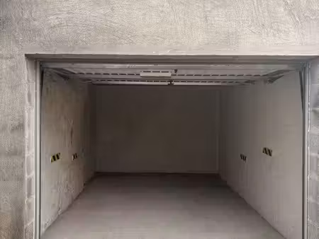 garage/box