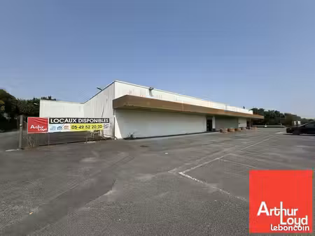 local commercial 1421 m² blanzac-lès-matha