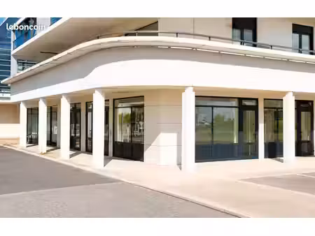 local commercial 167 m² la rochelle