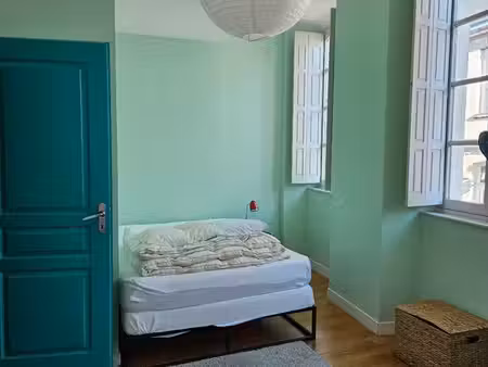 chambre libre dans une maison au centre ville de la rochelle