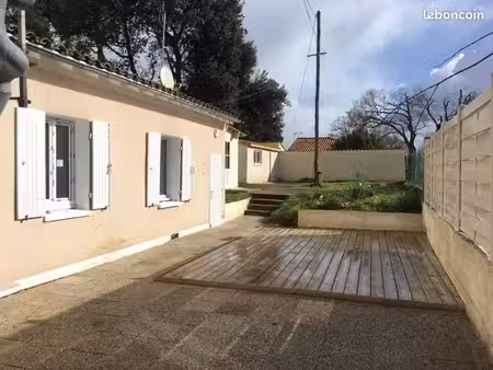 à louer à l'année maison t3 avec jardin
