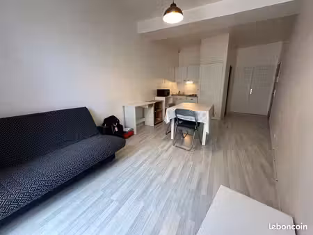 studio 1 pièce 27 m²