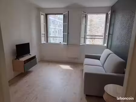 studio meublé 23 m² rénové à neuf — centre-ville de saintes