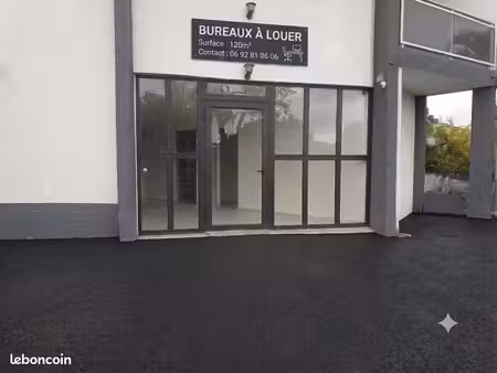 a louer grand bureau / espace pro centre ville tampon