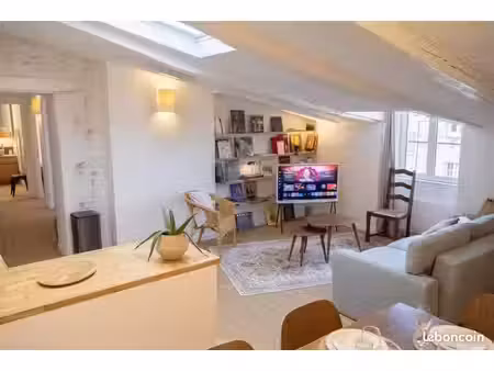 appartement 3 pièces bail mobilité - plein coeur de la rochelle - place de parking