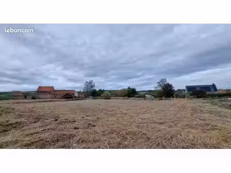 terrain constructible borné et viabilisé 1148m2- bierre les semurs