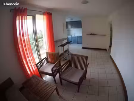 f2 meublé 45 m² avec vue mer – sainte-marie