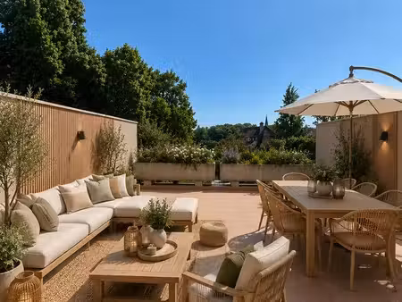 beau t1 bis refait à neuf avec terrasse de 35 m²