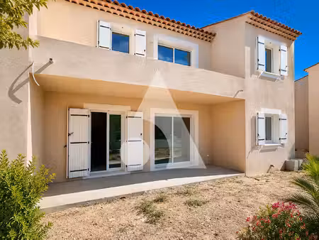 pertuis - appartement t3avec jardin + 2 places de stationnement