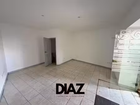 à vendre local commercial avec vitrine nîmes centre