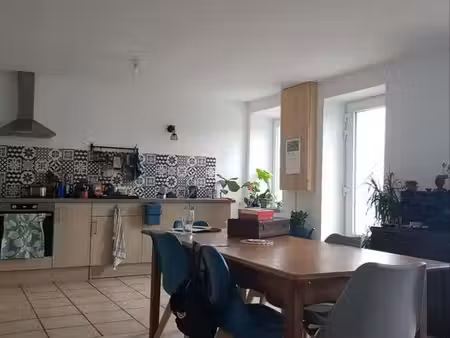 location maison avec un jardin à belle isle en terre proche des commodités