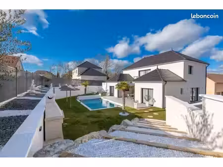 jolie maison contemporaine