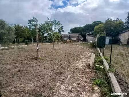 terrain constructible 313 m2 proche hôpital ?