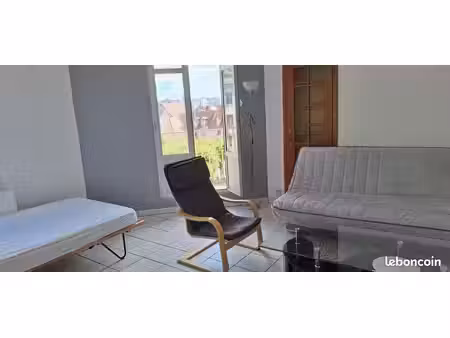 location studio meublé 38m2