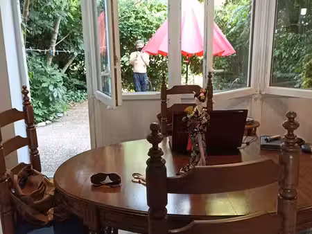 très bel appartement avec très grande cave+charmant jardin tous 2 privatifs