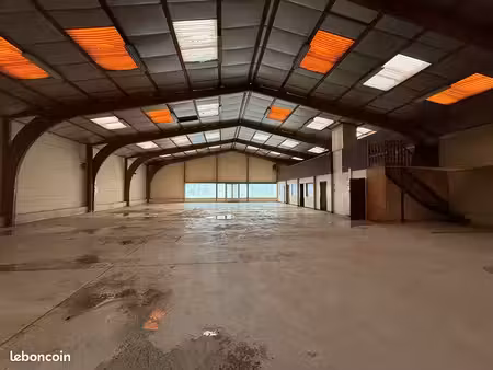 local 1000 m² loudeac