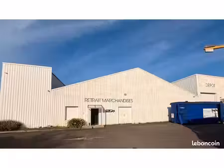 local 920 m² tregueux
