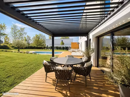 maison d'architecte de 2022 avec piscine