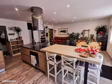 appartement 105 m² rénové avec garage – 3 chambres possibles – pontarlier centre