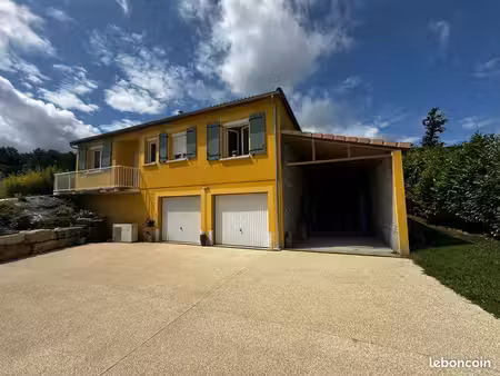 maison récente avec grand terrain et sous-sol aménagé