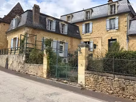 maison 8 pièces 230 m²