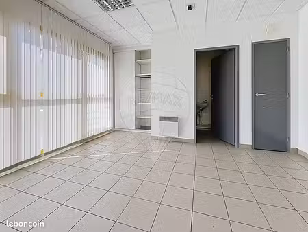 bureau 23 m²