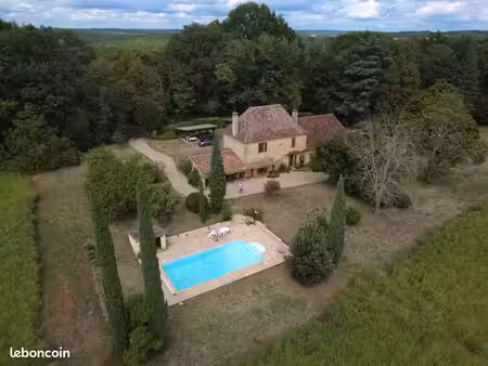 propriété 6 pièces 157 m²