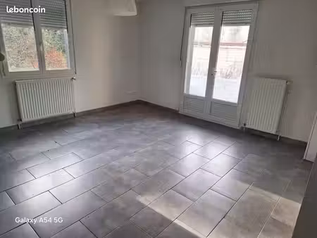 loue appartement f2 sainte suzanne